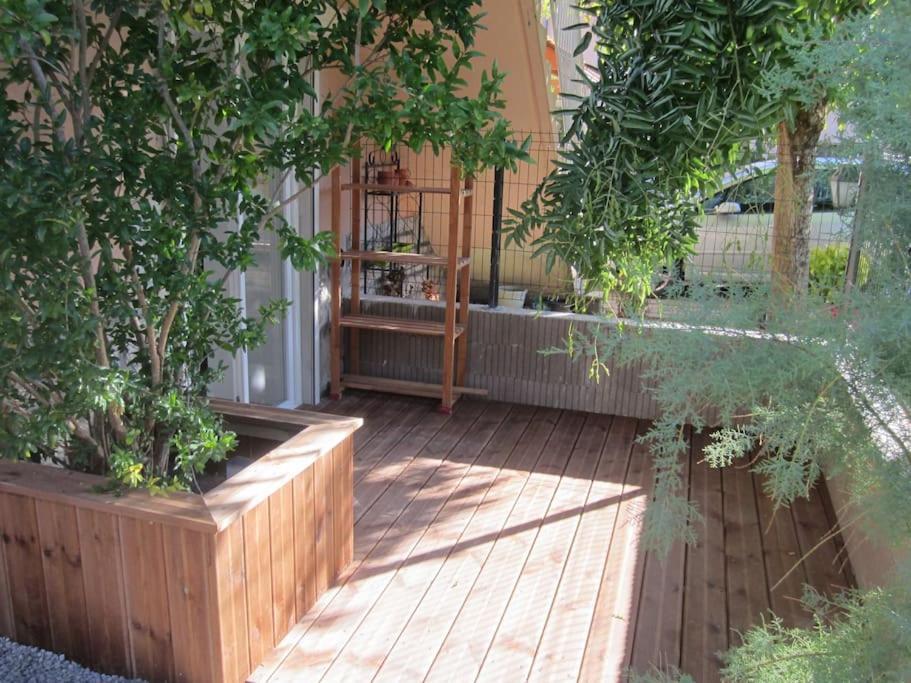 T2 Refait A Neuf Avec Petit Jardin Et Parking Lägenhet Millau Exteriör bild